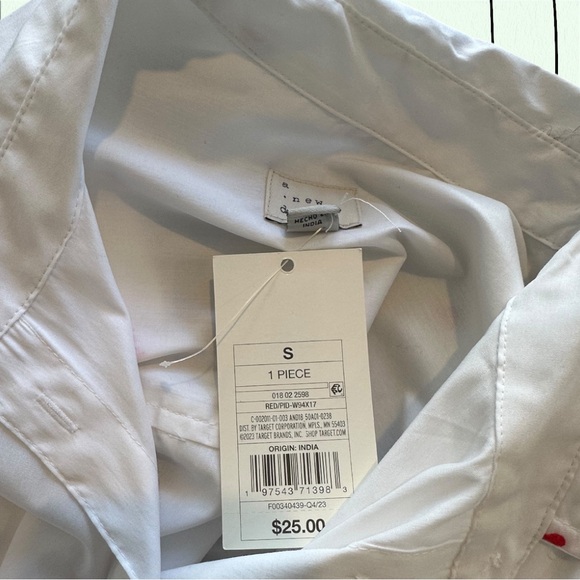 Embroidered ❤️ Button-up - Picture 5 of 5